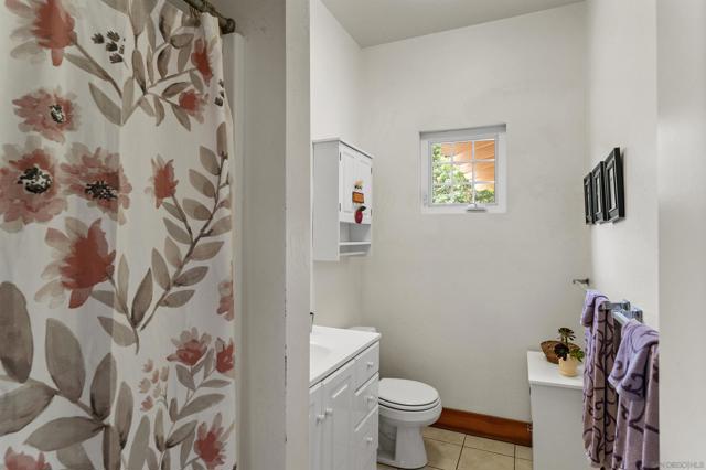 6132 Rainbow Heights Rd, Fallbrook CA: https://media.crmls.org/mediaz/6bb8c607-ef0a-4070-ba59-b0f9f435487d.jpg