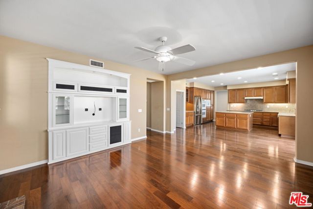 45495 Peacock Place, Temecula CA: https://media.crmls.org/mediaz/6bb8f1a1-216b-414e-9814-6a54904bd5b7.jpg