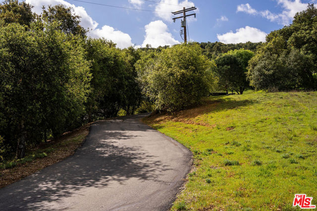 22575 Monte Vista Drive, Topanga CA: https://media.crmls.org/mediaz/6bb9041f-1bc0-4394-9474-c0ad96405f08.jpg