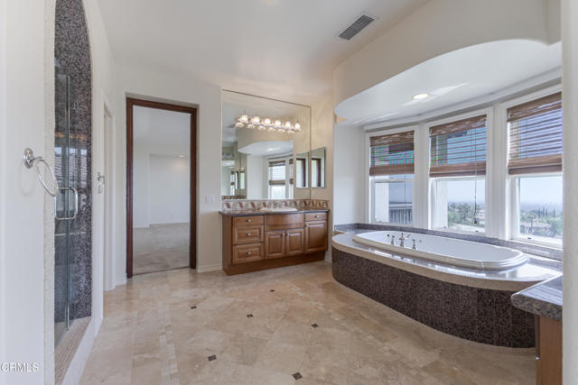 3911 Lilac Canyon Lane, Altadena CA: https://media.crmls.org/mediaz/6bb9511e-d594-4689-ba6a-d3df4a9ecfae.jpg