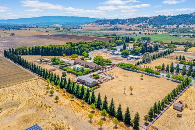 12320 Highland Estates Lane, San Martin CA: https://media.crmls.org/mediaz/6bb9b4b6-3d6b-4f65-8633-2202f6898cee.jpg