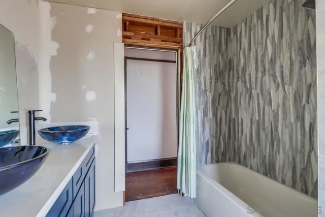 305 F Avenue, National City CA: https://media.crmls.org/mediaz/6bb9d9e5-82a5-435f-a272-3169a41e8cdb.jpg