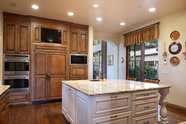 7595 Paseo Vista, Monterey CA: https://media.crmls.org/mediaz/6bbad8c0-d1b4-4d6d-affe-4f7d9611d4ca.jpg