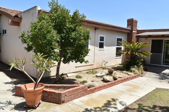 1101 Novato Drive, Oxnard CA: https://media.crmls.org/mediaz/6bbafaa4-a9a6-4876-bab6-da6a32a94d13.jpg