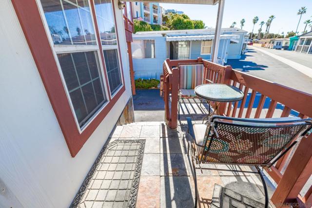120 Sherri Ln, Oceanside CA: https://media.crmls.org/mediaz/6bbb0e4a-6e00-4edc-809c-10dc451ddf81.jpg