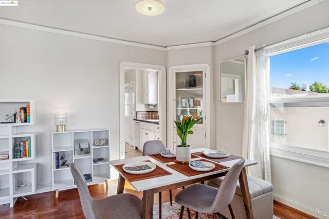 3757 Lincoln Ave, Oakland CA: https://media.crmls.org/mediaz/6bbb241e-1a71-48b0-a1e7-9f9f1d7a1158.jpg