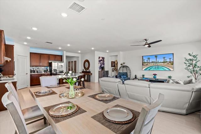 42940 Ascona Lane, Indio CA: https://media.crmls.org/mediaz/6bbb979e-5be1-4caa-bb67-8c8338bc5f08.jpg