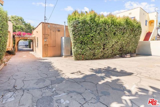 3707 Edenhurst Avenue, Los Angeles CA: https://media.crmls.org/mediaz/6bbc4823-3fd0-442a-bf8d-d316387a73de.jpg