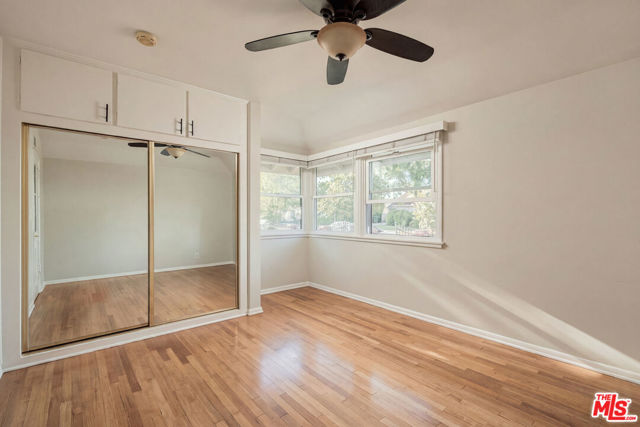 14212 Leadwell Street photo 24