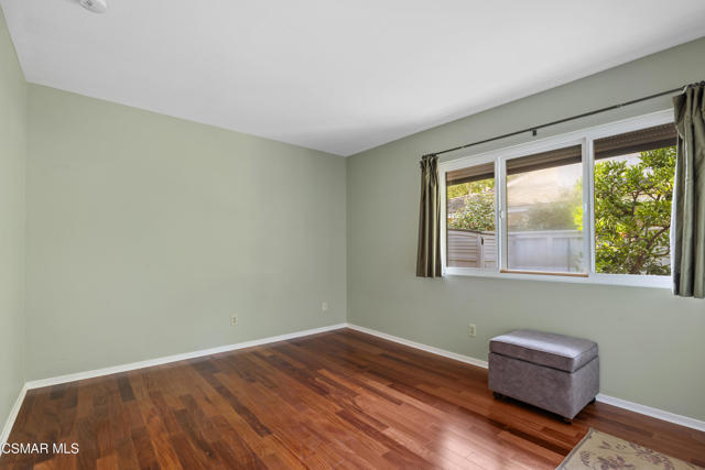1641 Trafalgar Place, Westlake Village CA: https://media.crmls.org/mediaz/6bbc5e0d-1891-4cae-a95b-3514de1876bf.jpg