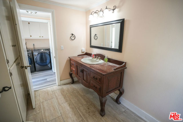 19616 Pine Valley Avenue, Porter Ranch CA: https://media.crmls.org/mediaz/6bbc6352-3eb4-456a-a00f-dee54d364440.jpg