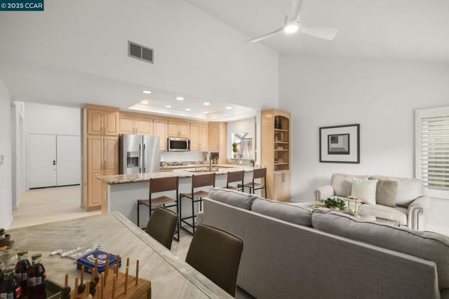 4513 Birch Bark Rd, Concord CA: https://media.crmls.org/mediaz/6bbcbe25-4569-4c15-bc10-703623dd8821.jpg