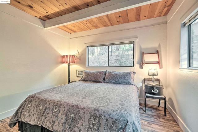 1273 Lilac Dr, Arnold CA: https://media.crmls.org/mediaz/6bbce643-12ce-4954-bd5b-b9e06d74acd1.jpg