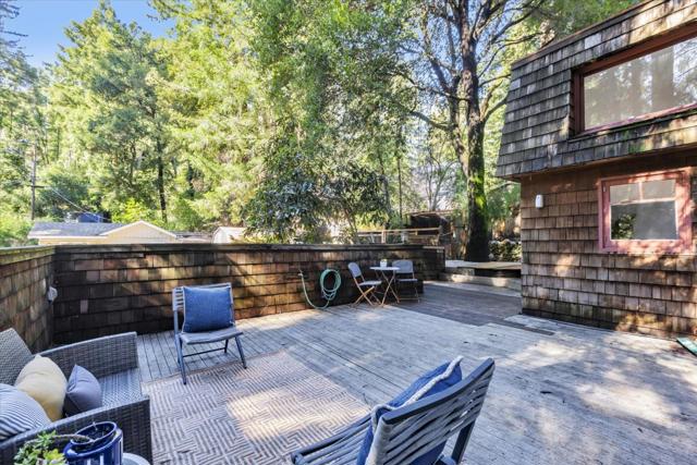 695 Creek Drive, Boulder Creek CA: https://media.crmls.org/mediaz/6bbd3297-e361-4331-b63d-9b26a128feca.jpg