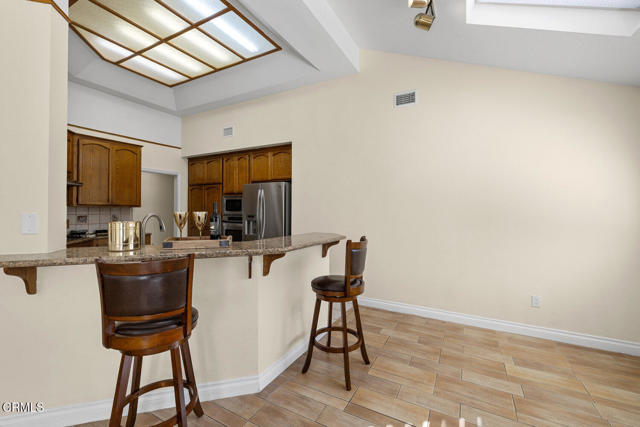 Detail Gallery Image 13 of 39 For 286 Golden Fern Ct, Simi Valley,  CA 93065 - 4 Beds | 2 Baths