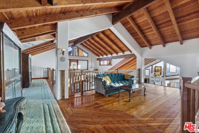 7007 Birdview Avenue, Malibu CA: https://media.crmls.org/mediaz/6bbd743c-8a47-4db9-a21c-338f7014dfaa.jpg