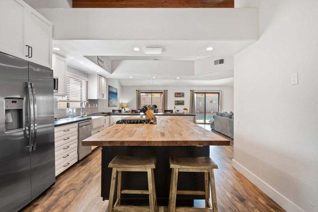 72815 Tampico Drive, Palm Desert CA: https://media.crmls.org/mediaz/6bbe00fd-36ea-4719-b882-57479c6f46f3.jpg