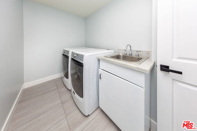2143 Kerwood Avenue, Los Angeles CA: https://media.crmls.org/mediaz/6bbe1a2b-dabb-4af8-b0d2-78ed03e47ab4.jpg