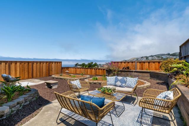 373 Coral Ridge Drive, Pacifica CA: https://media.crmls.org/mediaz/6bbe702f-eb40-4806-9844-c6cc24ec2c4c.jpg