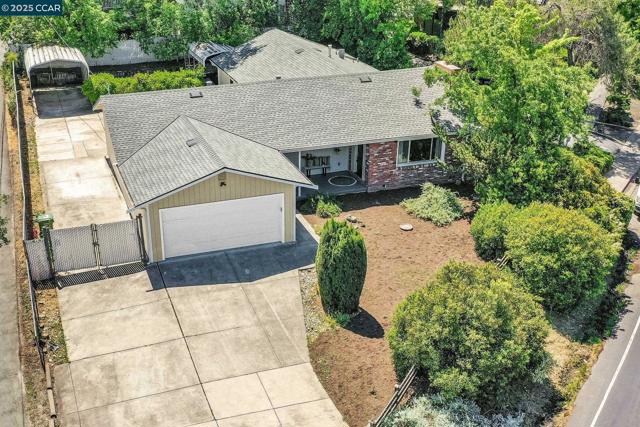 280 Sierra Dr, Walnut Creek CA: https://media.crmls.org/mediaz/6bbe8f0c-506a-4d50-b243-8927e389da44.jpg