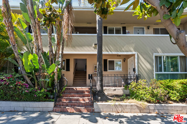272 South Doheny Drive photo 3