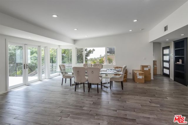 3136 Floye Drive, Los Angeles CA: https://media.crmls.org/mediaz/6bbf7deb-fcf1-4628-8c7e-d3f9913706ee.jpg