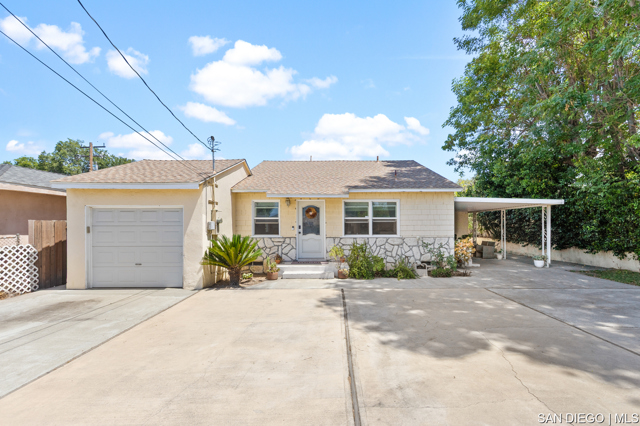 619 Maydee ST, Duarte CA: https://media.crmls.org/mediaz/6bbfd3da-82dd-4a82-a5a5-38c38c593f1a.jpg