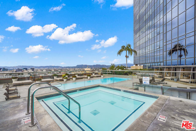 1100 Wilshire Boulevard, Los Angeles CA: https://media.crmls.org/mediaz/6bc04792-9325-4b2c-8e39-1aed763646d0.jpg