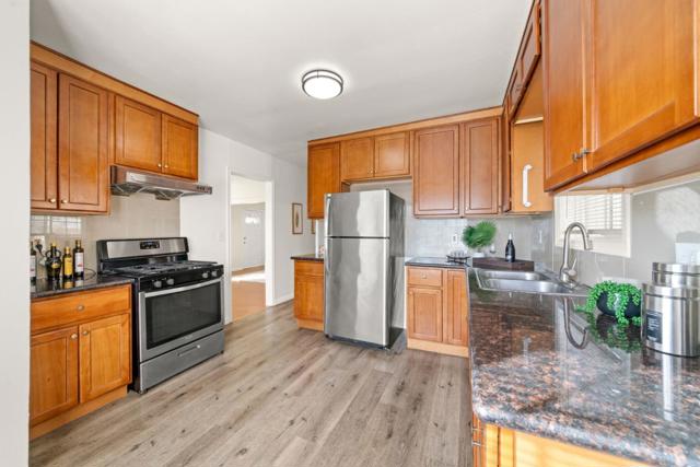 2523 23rd Avenue, Oakland CA: https://media.crmls.org/mediaz/6bc04aff-d5e9-4003-81c8-842e838720e5.jpg