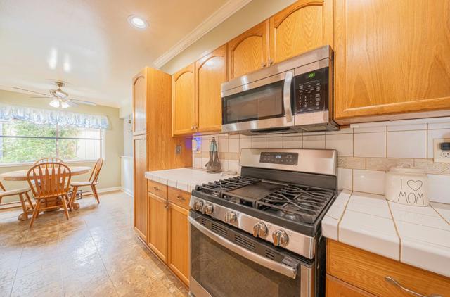 260 Paul Avenue, Salinas CA: https://media.crmls.org/mediaz/6bc0599f-d922-4221-87d1-9d7a43e433ca.jpg