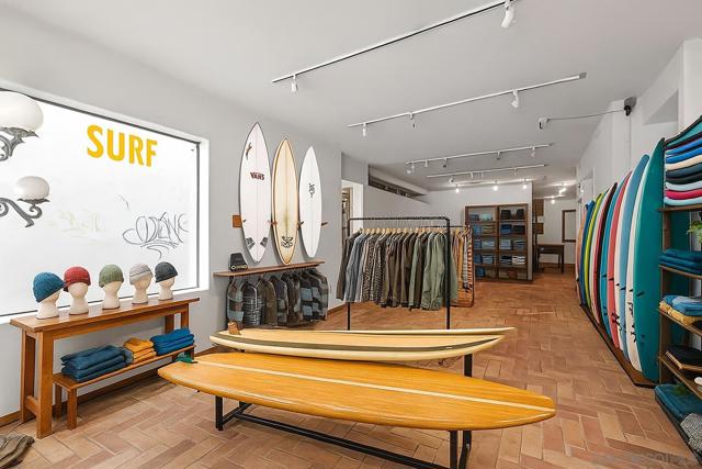 2210 Avenida De La Playa, La Jolla CA: https://media.crmls.org/mediaz/6bc0c30a-a773-47a0-b159-4a87618fb662.jpg