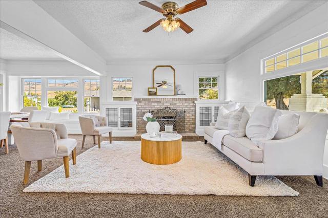 4125 Prunedale Avenue, Gilroy CA: https://media.crmls.org/mediaz/6bc0dd01-2bcc-4a25-be2a-1f2fefac9840.jpg