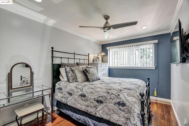 6610 Bancroft Avenue, Oakland CA: https://media.crmls.org/mediaz/6bc12ad9-c495-4c65-8a3d-ad50250ed6a1.jpg