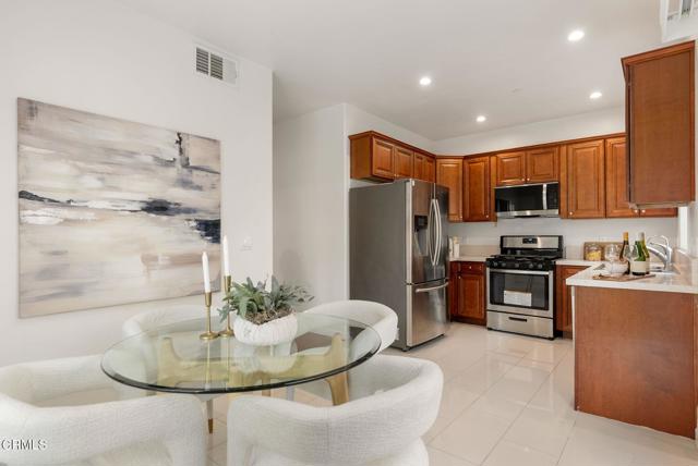 Detail Gallery Image 6 of 21 For 806 N Garfield Ave a,  Alhambra,  CA 91801 - 2 Beds | 2/1 Baths