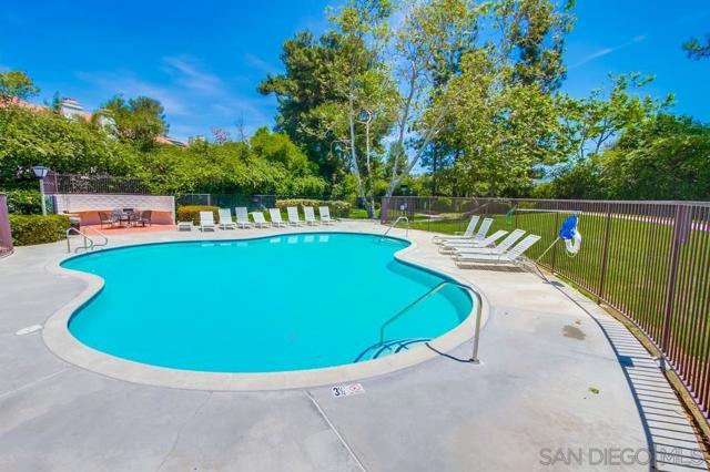 3113 Avenida Topanga, Carlsbad CA: https://media.crmls.org/mediaz/6bc430d9-df53-4b24-8131-2b8b484938fc.jpg