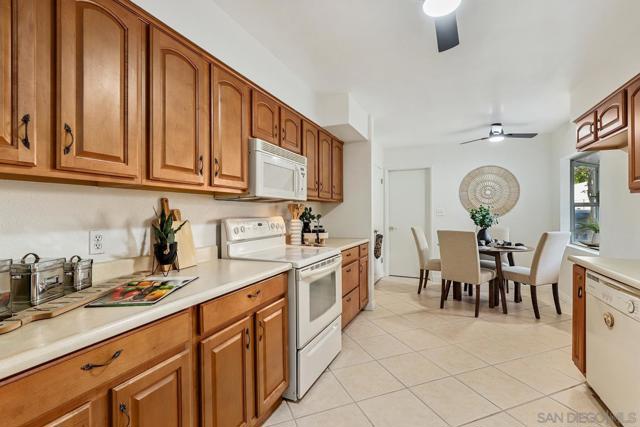 3918 Calavo Dr, La Mesa CA: https://media.crmls.org/mediaz/6bc4a9e3-f552-4096-bcf7-15a6849cc013.jpg