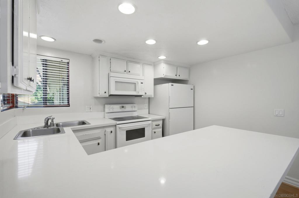 1257 Grand Avenue - photo 11