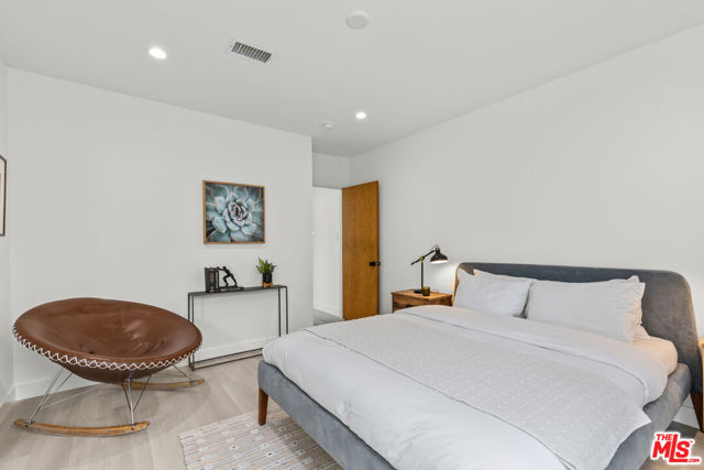 2446 Colby Avenue, Los Angeles CA: https://media.crmls.org/mediaz/6bc56d1f-99f8-415f-b0fe-2704013ec23c.jpg