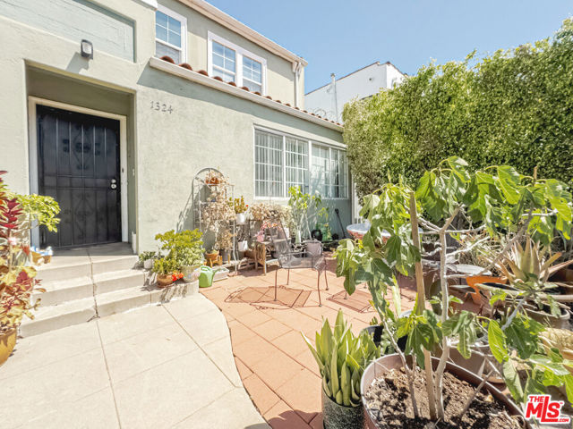1322 S Bronson Avenue, Los Angeles CA: https://media.crmls.org/mediaz/6bc590eb-13a2-45a7-aa0e-a46ab6397161.jpg