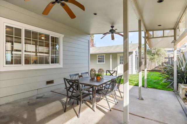 710 5th Ave, Redwood City CA: https://media.crmls.org/mediaz/6bc67677-81dc-4320-8bb7-4bd4bedd6139.jpg
