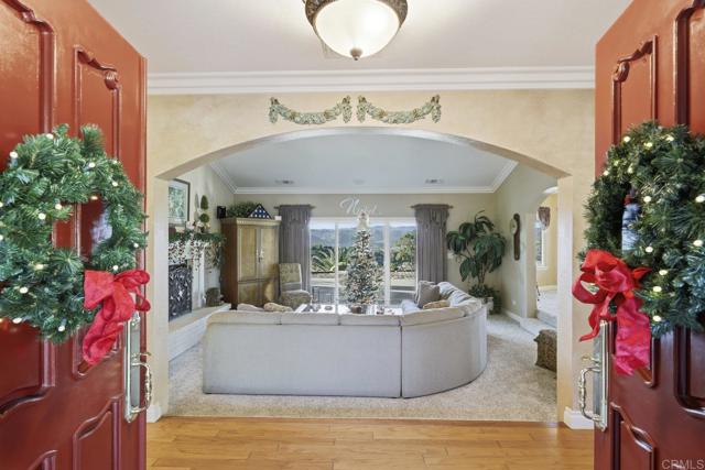 1524 Zutano Lane, Fallbrook CA: https://media.crmls.org/mediaz/6bc710e2-0dae-4438-8cce-cd93a8c85125.jpg