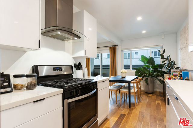 536 N Orlando Avenue, West Hollywood CA: https://media.crmls.org/mediaz/6bc878a6-4359-43f9-a516-966dc8e97233.jpg