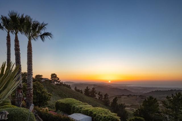 10955 Saddle Road, Monterey CA: https://media.crmls.org/mediaz/6bc89862-9822-4494-883a-726de36779af.jpg