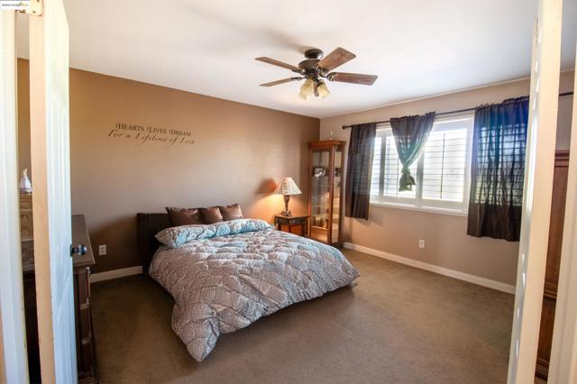 3985 S Coral Ct, Discovery Bay CA: https://media.crmls.org/mediaz/6bc8e2b5-b07f-4baf-bdf5-1221aee060f1.jpg