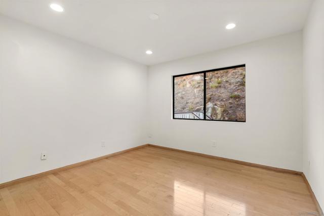 5838 Yokohama Ct, San Diego CA: https://media.crmls.org/mediaz/6bc8ff2f-5098-49c6-9580-e8c530981035.jpg