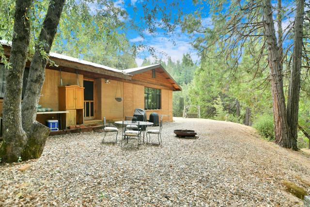 17533 Humbug Creek Road, Glencoe CA: https://media.crmls.org/mediaz/6bc97126-976b-45f8-93cc-05c300ceb1c8.jpg