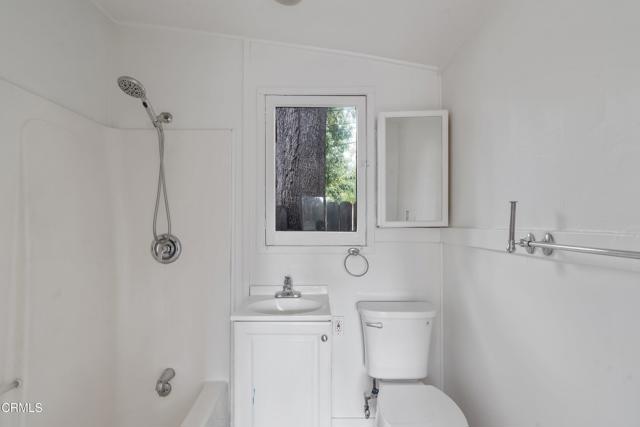 210 N Encinitas Avenue, Monrovia CA: https://media.crmls.org/mediaz/6bca0033-2a78-45c2-8649-576120543b2e.jpg