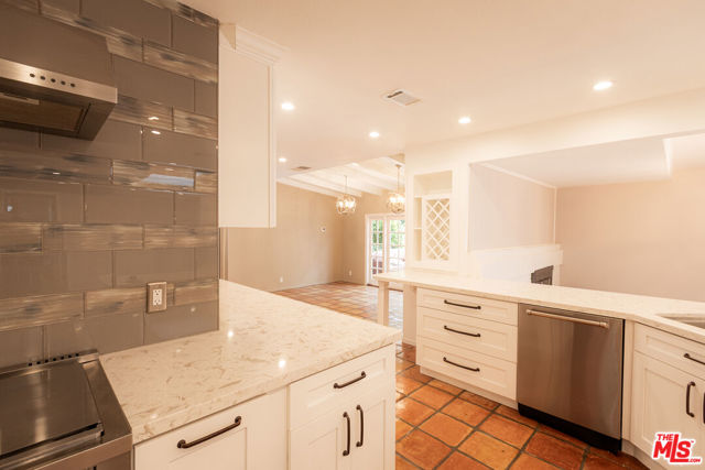 8510 Capistrano Avenue, West Hills CA: https://media.crmls.org/mediaz/6bca771d-040b-4280-9103-d1a262aa0ae0.jpg