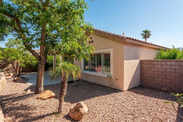 78739 Rairainswept, Palm Desert CA: https://media.crmls.org/mediaz/6bcb3e16-563e-46b5-bf63-a294756b5377.jpg