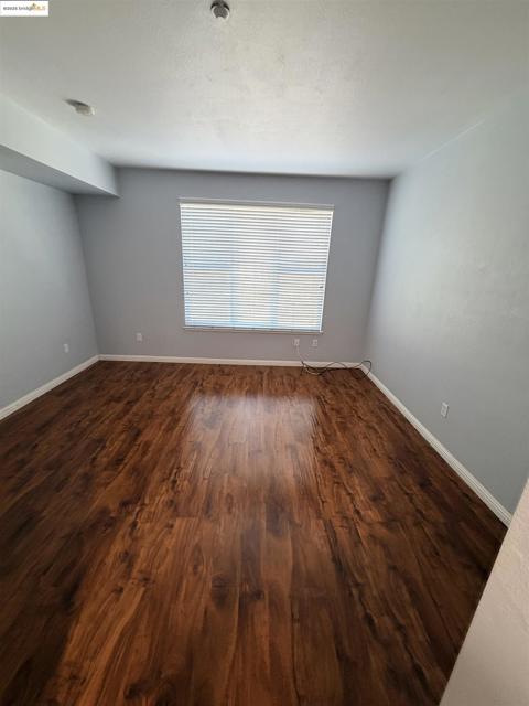 2210 Gellert Blvd, South San Francisco CA: https://media.crmls.org/mediaz/6bcb603c-dba5-418d-95ed-ec1ef93cd4f5.jpg
